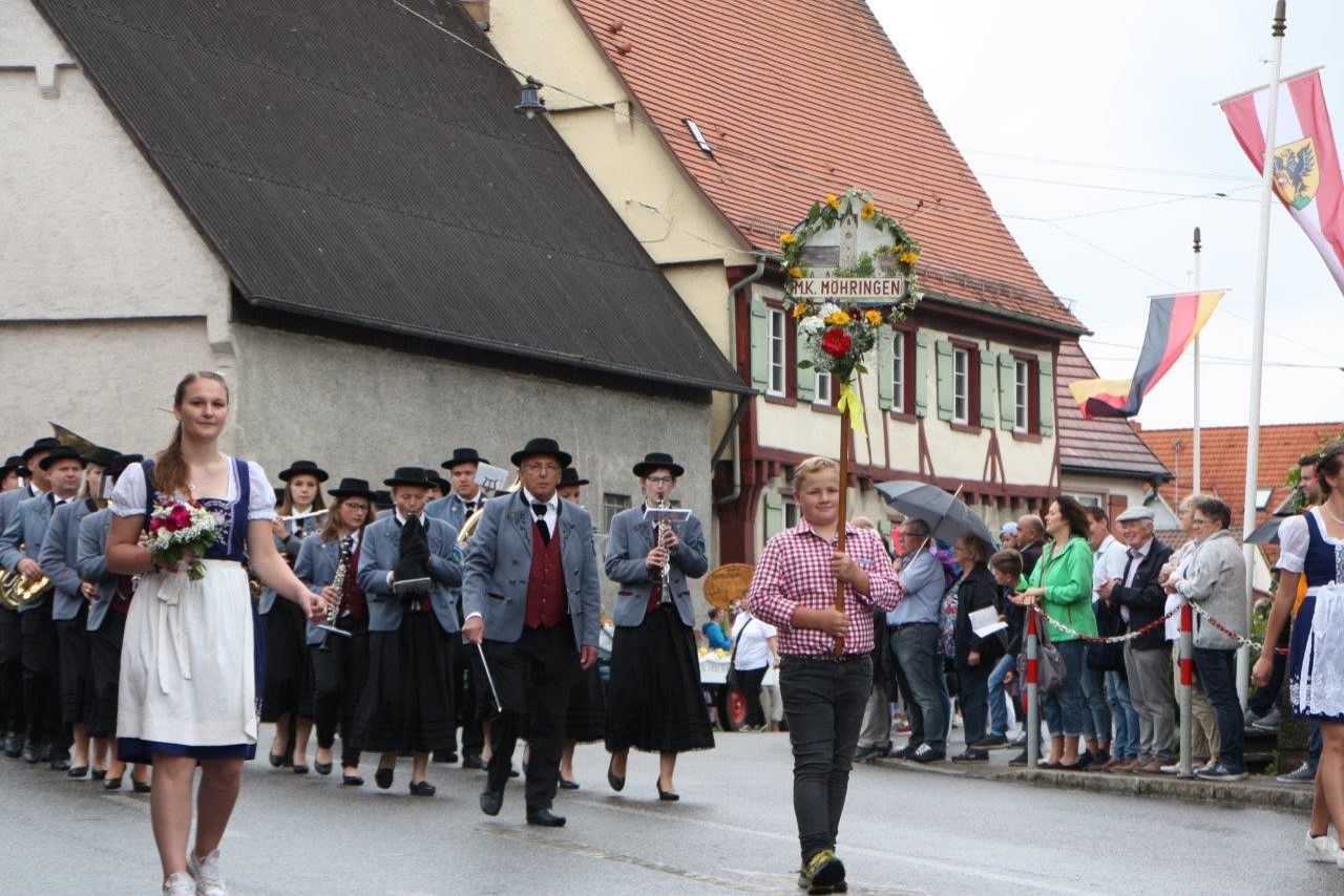 Musikanten gratulieren zum 100. Geburtstag 